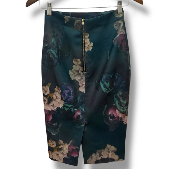300 H&M | EUC Women’s Teal Black Floral High-Waist Midi Pencil Skirt (Size 2) - Picture 3 of 15
